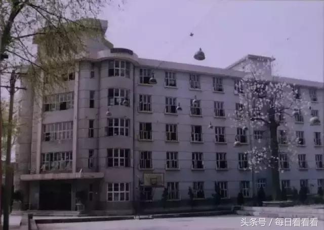 利川一中新校区开工，预计2019年建成，环境设施比肩大学校园