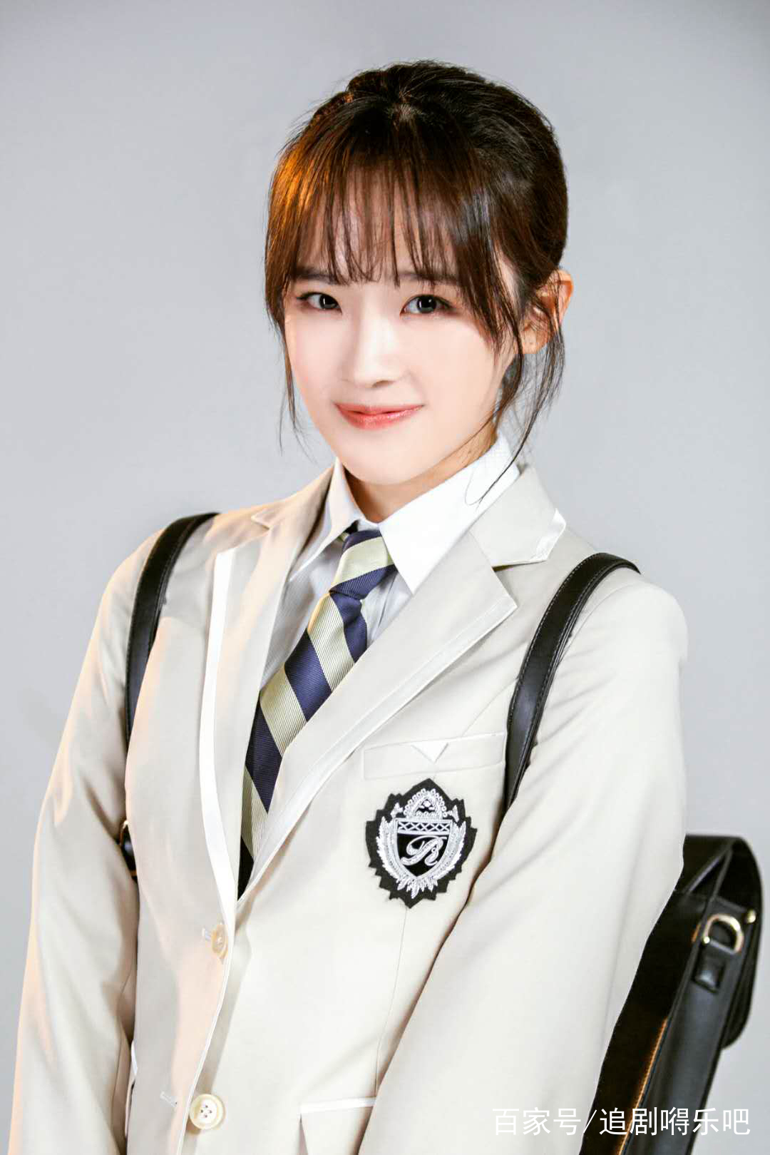 校园剧《我才不会被女孩子欺负呢》,蔡徐坤化身逗比中二怂少年!