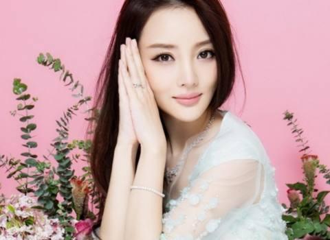 杨颖是混血儿,昆凌是混血儿,戚薇是混血儿,未料