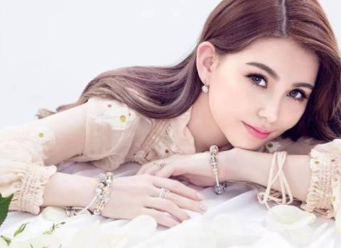 杨颖是混血儿,昆凌是混血儿,戚薇是混血儿,未料