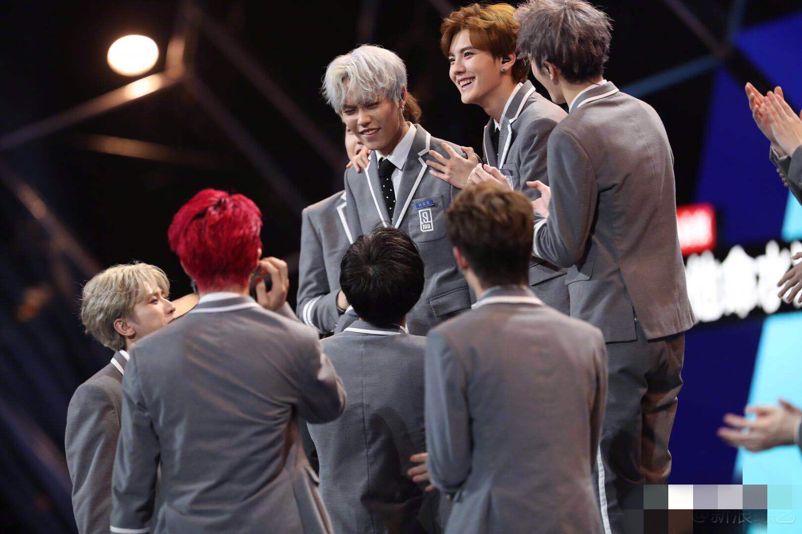 林彦俊 亲吻舞台 偶像练习生出道舞台,香蕉娱乐