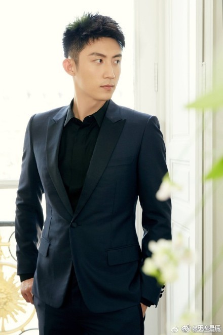 黄景瑜经纪人刘铮与上海乾澄影视文化有限公司