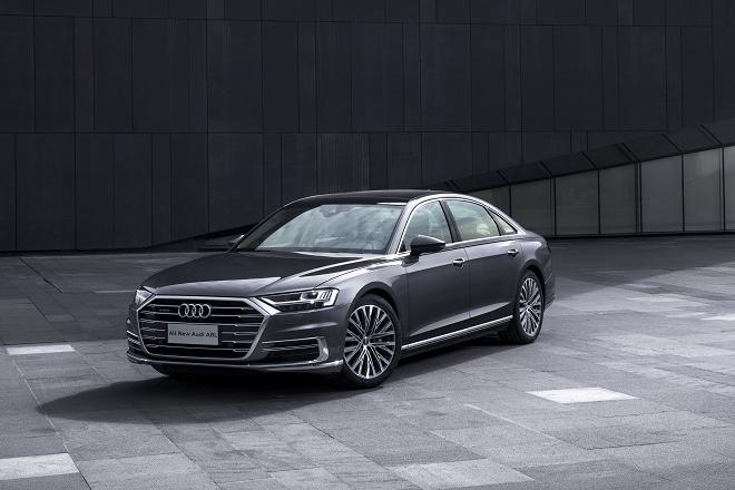 科技感爆棚全车6屏幕 全新奥迪A8L售93.78-130.98万元