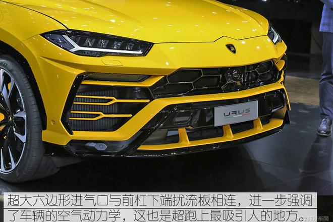 薛之谦机场：实拍兰博基尼Urus 破百仅需3.6秒的SUV
