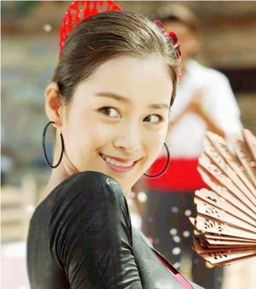 金泰熙中学时期照片曝光,成绩外貌都是顶级,不