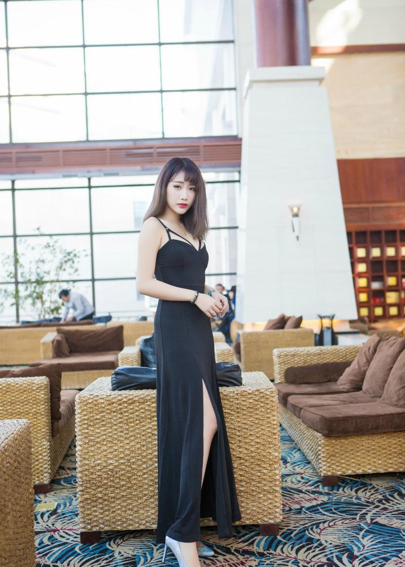敢穿高开叉裙子才算有双美腿 你离女神只有一步