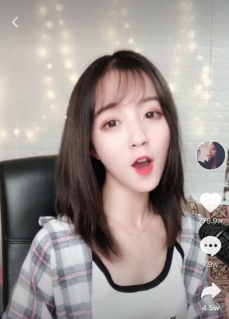 抖音莉哥作死被网友戏称莉三万粉丝对其膨胀