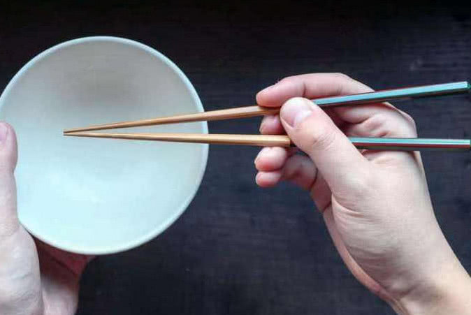 日本人:中国人用的筷子怎么跟我们不一样?没想