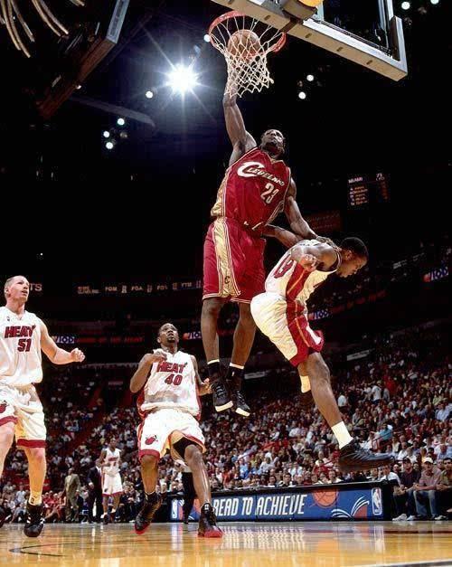 詹姆斯突破生涯总得分新高 再次刷新NBA历史得分榜第一纪录