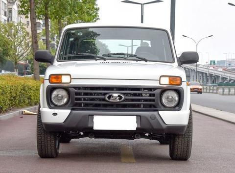 纯机械全时四驱，还有三把锁，越野堪比奔驰G，却比吉姆尼还便宜