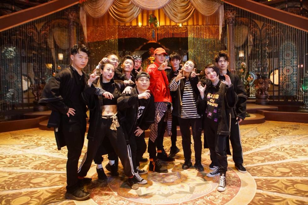 黄子韬《这就是街舞》上演36计 高萌抢人组