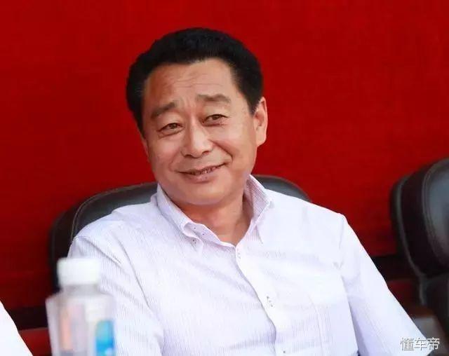 国内第一辆迈巴赫, 价值800万, 车牌99999, 现在它的车主怎么样了