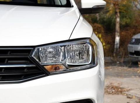 这货配自动挡仅8万！带ESP＋胎压监测，比卡罗拉耐看多了！