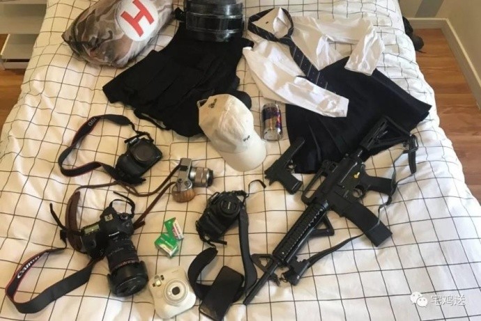 绝地求生:妹子沉迷吃鸡,买衣服cosplay,简直美