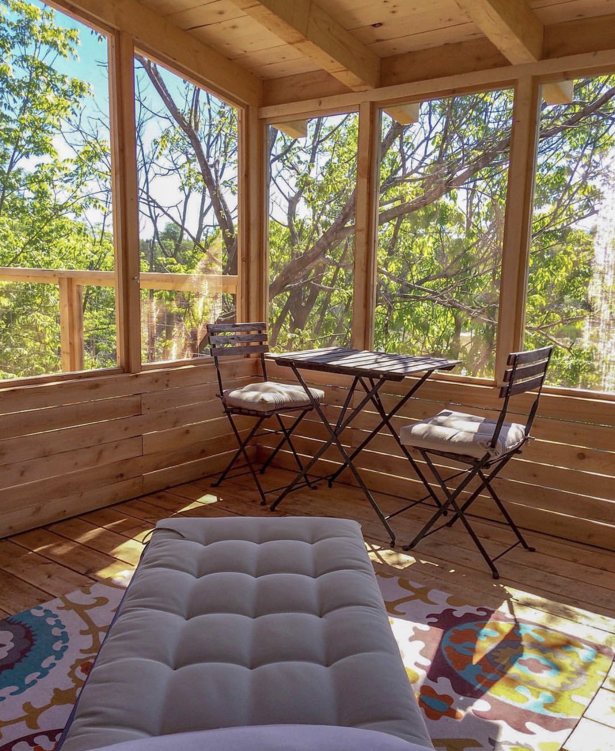 The Raven House加拿大多伦多和蒙特利尔之间