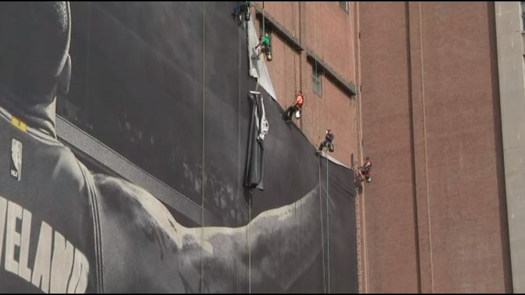 克利夫兰这幅著名的詹姆斯海报,开始被工作人