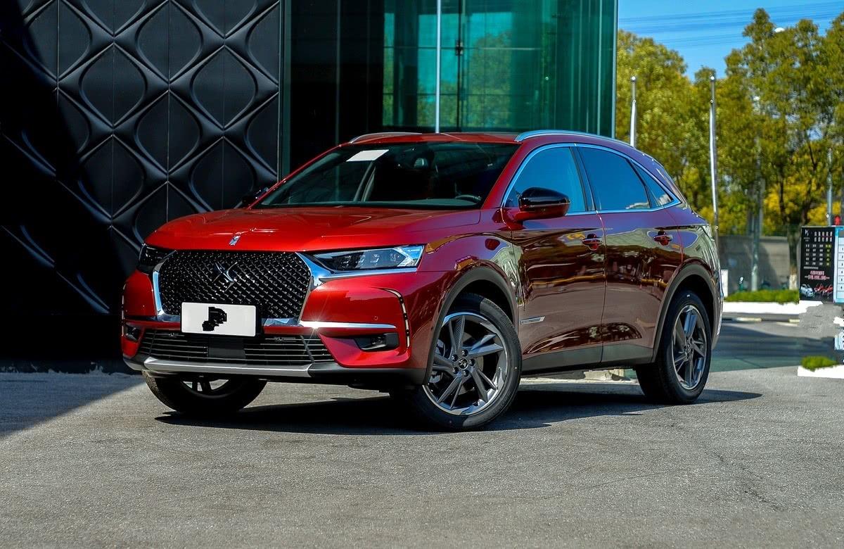 车重1.6吨，轴距2.7米配8AT油耗6.2，造型激进25万后悔买途观L