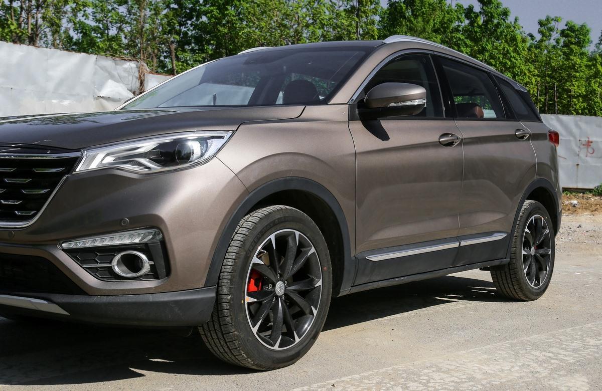 轴距2.7米,车长4.5米配7DCT操控完虐ix25,配天