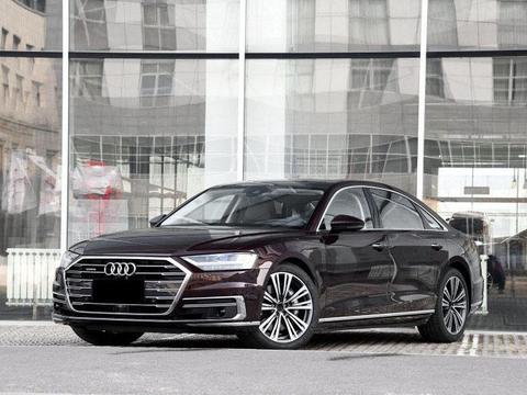 全新奥迪A8L到店，旧款车型无人问津，优惠25万也卖不出去！