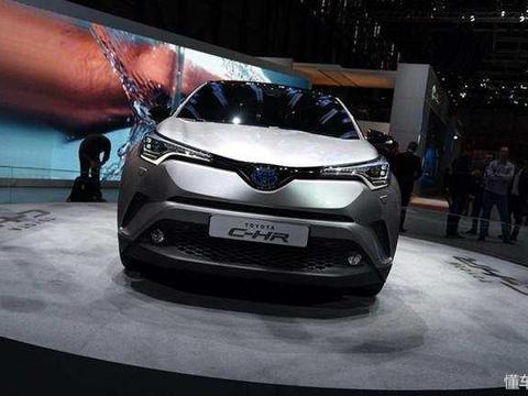 丰田最美SUV亮相街头，跨界造型三开门，12万起，本田缤智难卖了