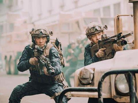 电影《红海行动》带火了这三部越野车，个个都是经典车型！