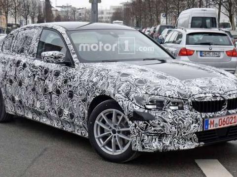 宝马“灵魂”换代归来，贯穿式尾灯是亮点，奔驰C级还能稳住吗？