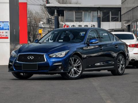 全系装配奔驰2.0T发动机，27万起​操控不输3系，中控双屏更奢华