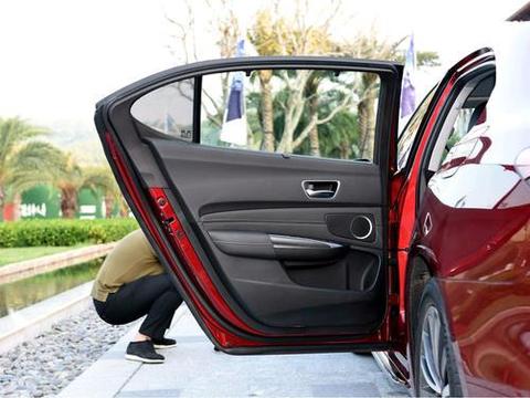 30万级回头率最高车型，网友：比宾利还少见！