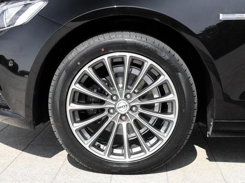 头等舱后排+电吸门+4年超长质保，这货仅9万，车标让人竖大拇指！