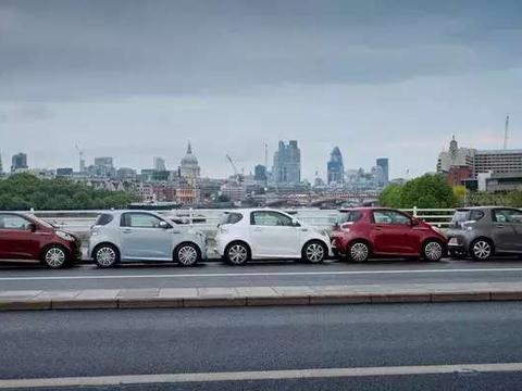 阿斯顿·马丁牌的老年代步车, 没30万别想买!