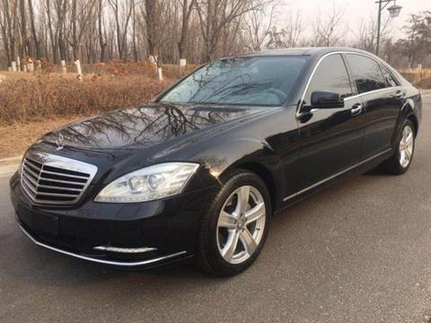 服装店老板花42万买辆奔驰S级，打开发动机舱的时候，车主看呆了