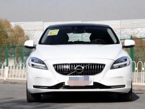 最便宜的豪华进口车！标配主动刹车+全景天窗，仅19万就能买