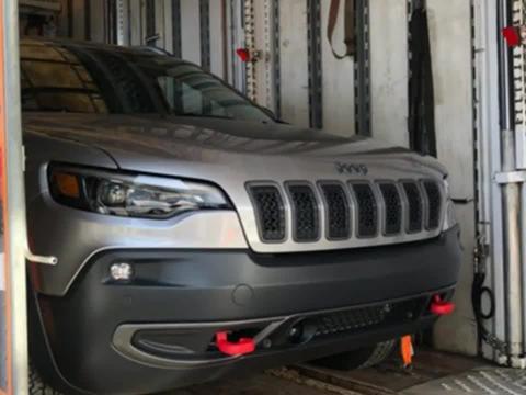 前脸确实变的好看 新款JEEP指南者实车