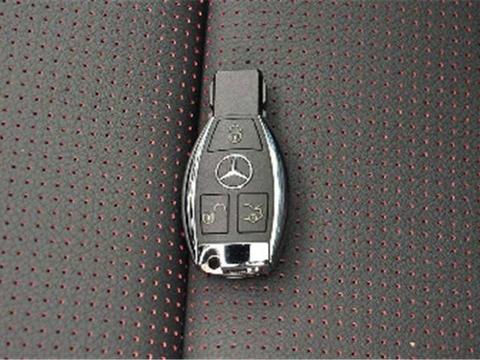 南昌偶遇一辆40万奔驰，车牌号比“88888”还霸气！网友：有问题