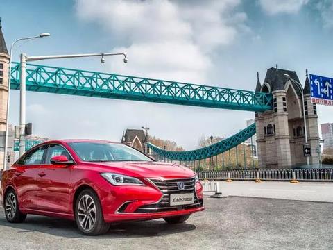 配置比B级车还丰富，配10.25寸超大屏，最便宜只要5.49万