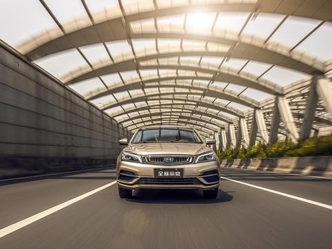 全新帝豪再进化，吉利做A级轿车突然打通了任督二脉