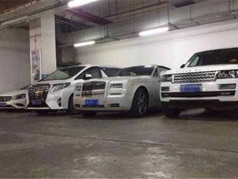 上海偶遇一辆800万劳斯莱斯，看到车牌那一刻，就知车主是谁！