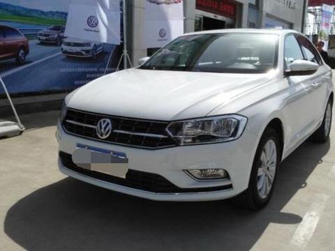 花10万买辆大众宝来上下班代步，车主：当初也去看了卡罗拉