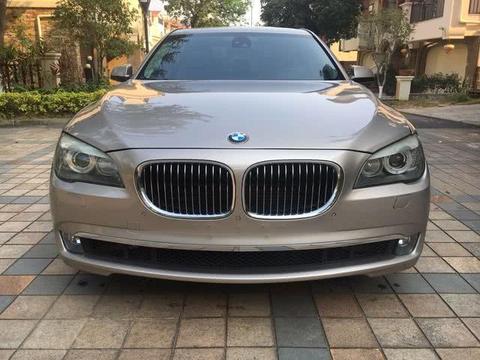 这台宝马750仅售19万！低调不张扬