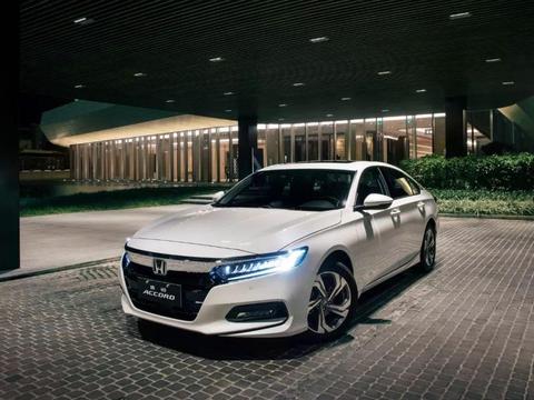 第十代本田雅阁现车陆续到店   迈腾的霸主地位或将易主