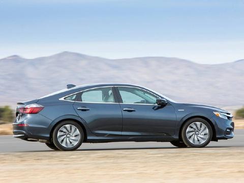 本田新版轿跑即将来华，油耗仅2.8L，售15万，丰田很伤心