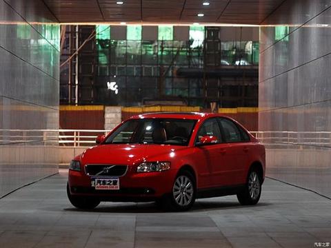 这款欧洲车号称全世界最安全的汽车之一，现在仅卖5万多。