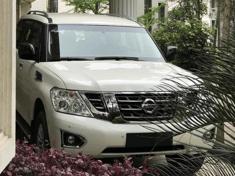 49万提乞丐版途乐4.0, 两把锁配全时四驱, 比霸道更野性