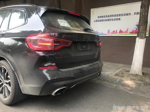 路遇新款宝马X3，气势全在车头，车身显矮小气