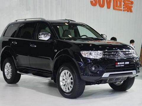 带全时四驱差速锁，爬起坡来很强悍，现优惠至24万，还买汉兰达？