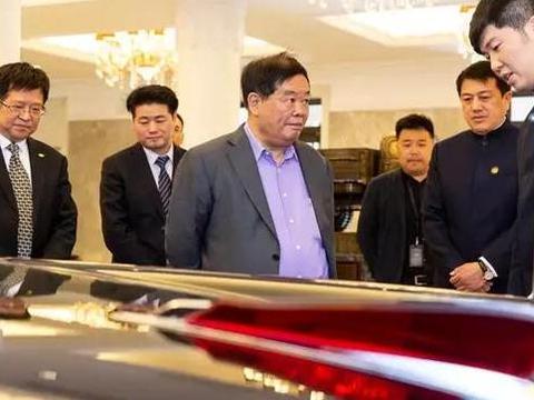 红旗L5限量定制版诞生首位车主，曹德旺：企业家要有民族自豪感