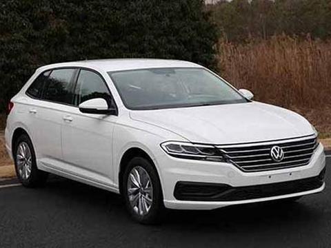 新一代朗逸两厢版实车曝光！轴距加长78mm，终于增配了全景天窗