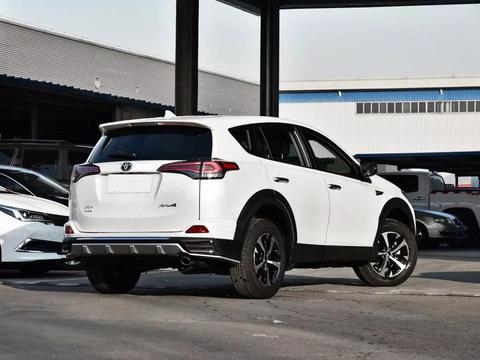 丰田被逼到绝路，新款换代车型逼格秒杀途观，配8AT仅售17万