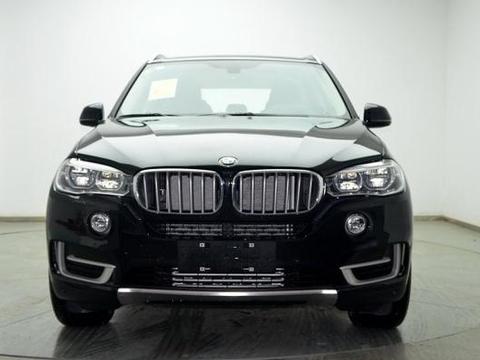 买不起宝马X5看它！这车一周订单破万，卖10万开出60万档次