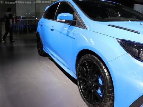 瞧不起福特福克斯？瞬间给你来个弹射，这才是真正的福克斯